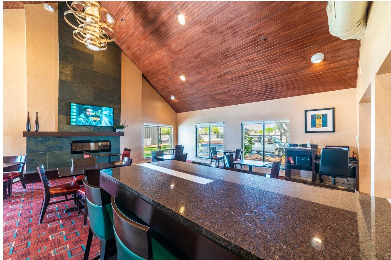 Metro Phx Queen Sleeps 4 Heated Pool Appartamento